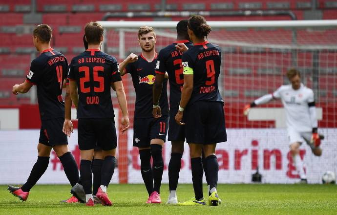  巴黎圣日耳曼青训计划斩获殊荣  